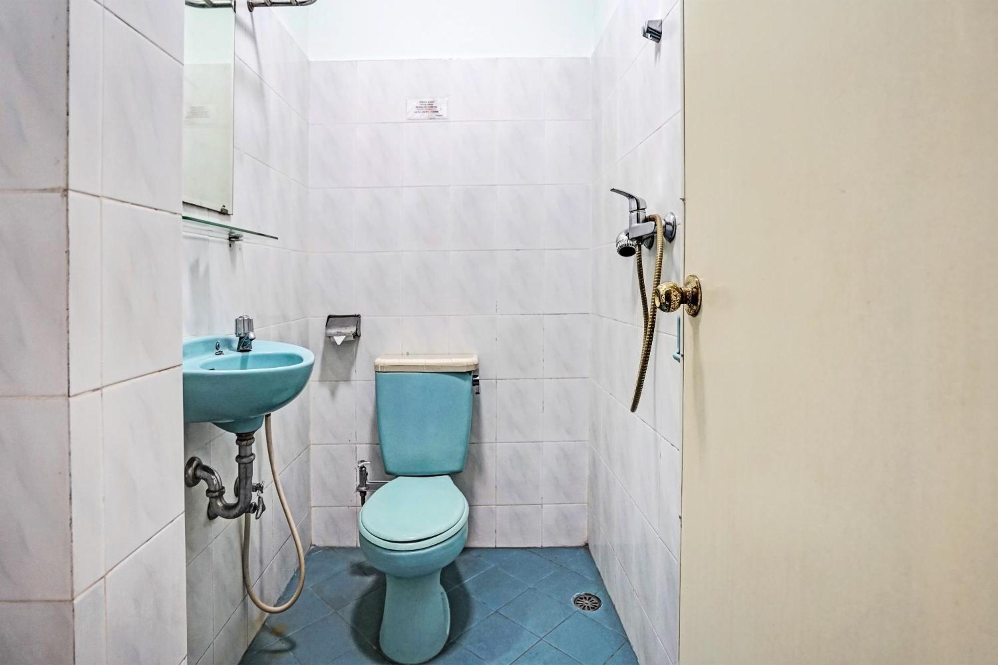 Super Oyo 91805 Hotel Wisma Bari Palembang Exterior foto