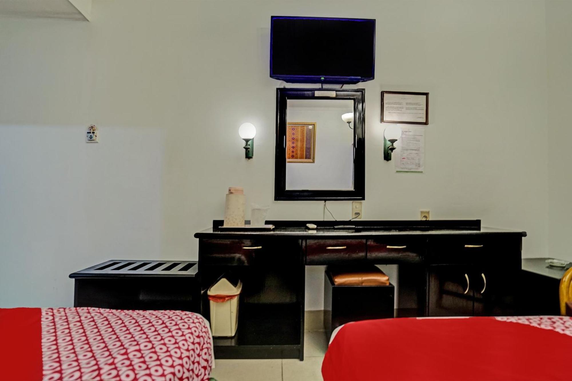 Super Oyo 91805 Hotel Wisma Bari Palembang Exterior foto